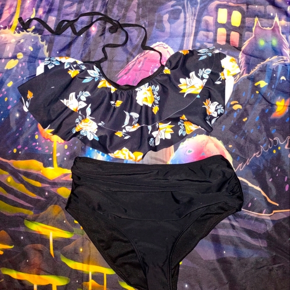 Floral Printing Flounce Ruffled Halter Bikini | Shekini - Picture 6 of 15